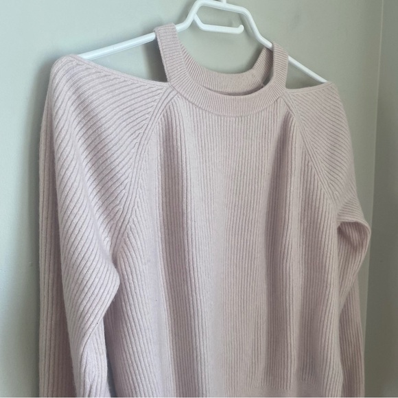 J Brand Mackenzie 100% Cashmere Cold-Shoulder Sweater Size Medium Pink - Picture 4 of 10